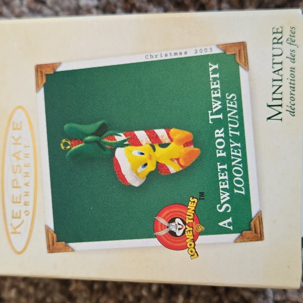 Hallmark Keepsake A Sweet For Tweety, Looney Tunes ornament.